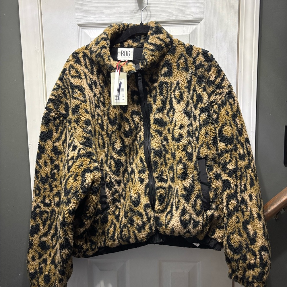 BDG Leopard Teddy Zip-Up Jacket in Black & Tan. Size Large